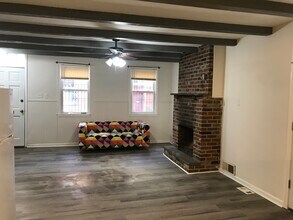 510 S Juniper St, Unit B in Philadelphia, PA - Building Photo - Building Photo