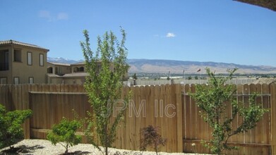 10865 Pentwater Dr in Reno, NV - Building Photo - Building Photo