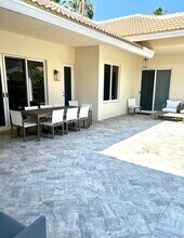 2921 Twin Oaks Way in Wellington, FL - Building Photo - Building Photo