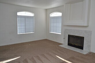 3859 Starfield Ln in Las Vegas, NV - Building Photo - Building Photo