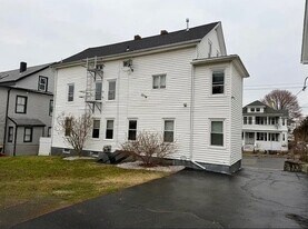 609 King Philip St, Unit 2 in Fall River, MA - Building Photo