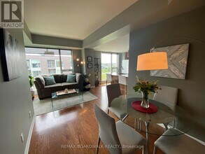 250 Lett St in Ottawa, ON - Building Photo - Building Photo