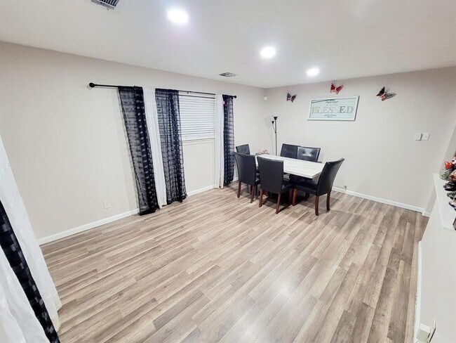 7210 Colton St in Houston, TX - Building Photo - Building Photo
