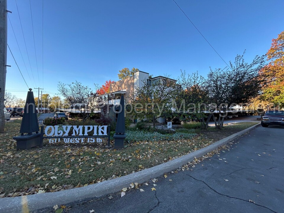 611 W 15th St in Tulsa, OK - Building Photo