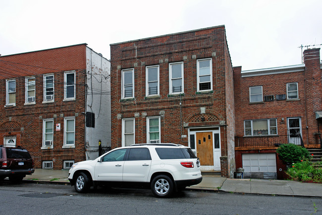 3015 Matthews Ave in Bronx, NY - Foto de edificio - Building Photo