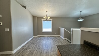11238 B 75 Ave in Grande Prairie, AB - Building Photo - Building Photo