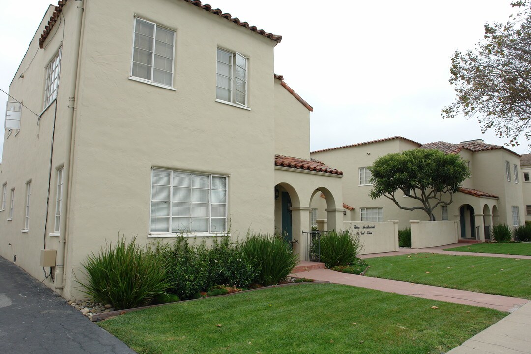 Serra Apartments in Salinas, CA - Foto de edificio