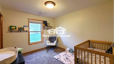 280 Cedar St in Baldwin, WI - Foto de edificio - Building Photo