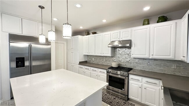 5273 Candlespice Way