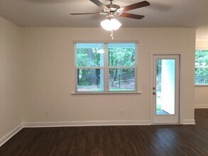 215 Swan Dr in Summerville, SC - Building Photo - Building Photo