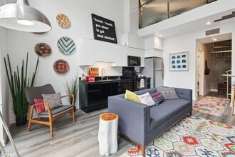 Block C Apartments in San Marcos, CA - Building Photo - Building Photo
