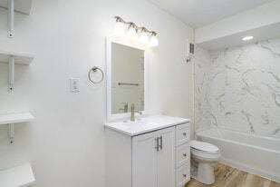 The Veranda Apartment Homes in El Paso, TX - Building Photo