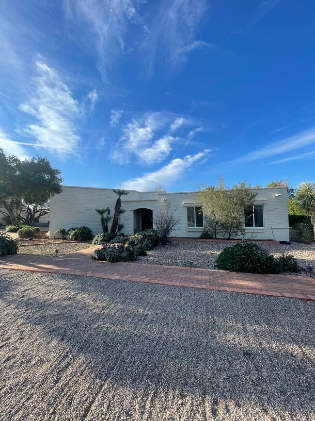 property at 2641 N Camino Valle Verde