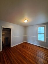 901 Nott St, Unit 1 Rear in Schenectady, NY - Foto de edificio - Building Photo