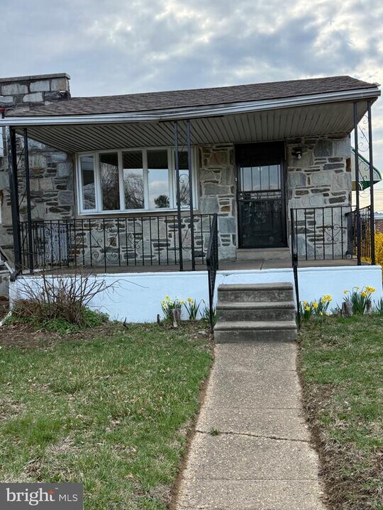 8835 E Roosevelt Blvd in Philadelphia, PA - Building Photo