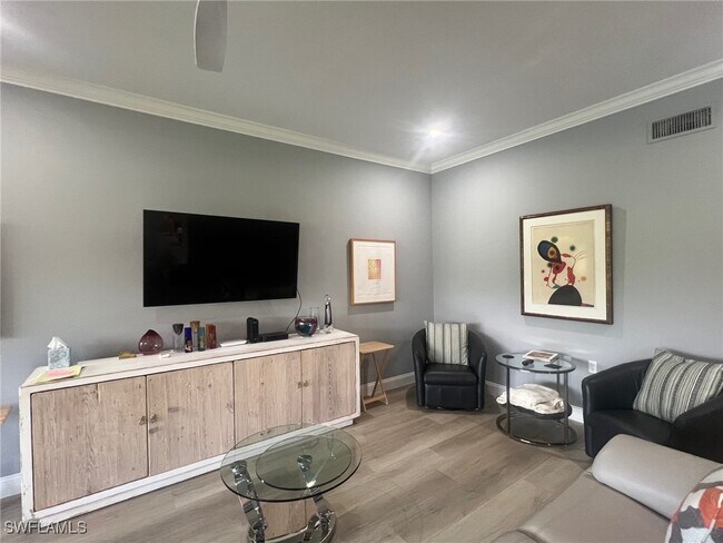 property at 817 Regency Reserve Cir