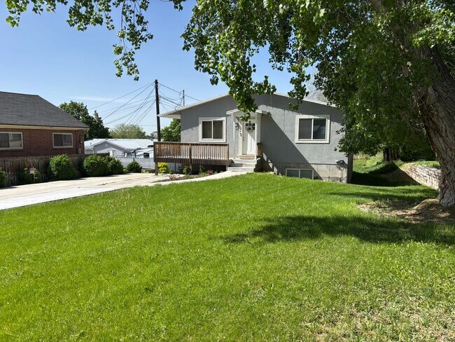 property at 541 E 200 N