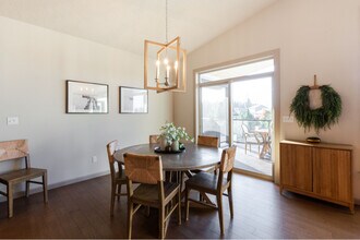 7104 S Pheasant Ridge Dr in Spokane, WA - Building Photo - Building Photo