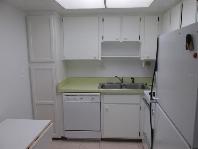 612 Bird Bay Dr W in Venice, FL - Building Photo - Building Photo