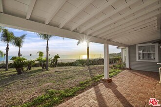 29637 Pacific Coast Hwy in Malibu, CA - Building Photo - Building Photo