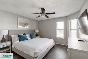 1919 W Tarrant Rd, Unit 214 in Grand Prairie, TX - Building Photo
