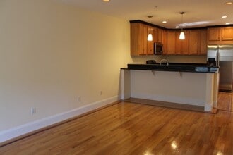8 Grant St in Natick, MA - Building Photo - Building Photo