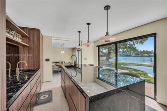 1170 S Biscayne Point Rd in Miami Beach, FL - Building Photo - Building Photo