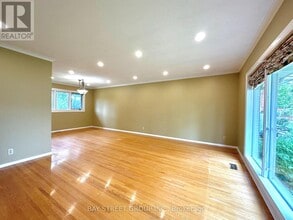 245 Forest Hill Dr in Kitchener, ON - Building Photo - Building Photo