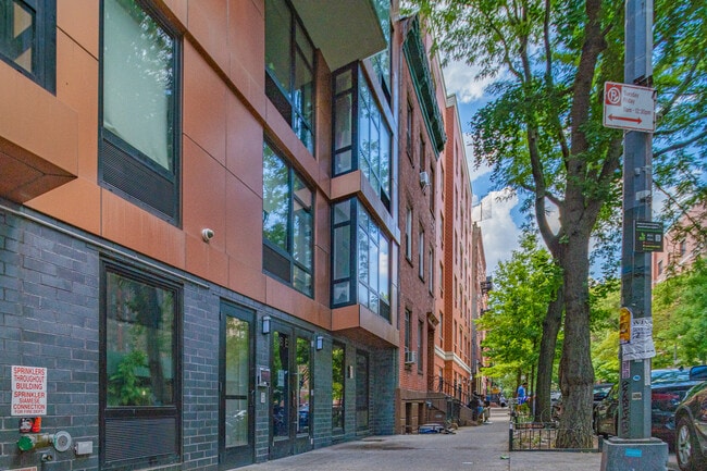 The Robyn in New York, NY - Building Photo - Building Photo