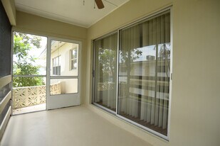 1018 Park Dr, Unit 2 in Indian Harbour Beach, FL - Building Photo