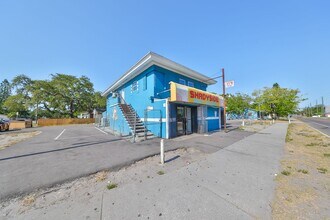 4200 15th Ave S-Unit -Upper in St. Petersburg, FL - Building Photo - Building Photo