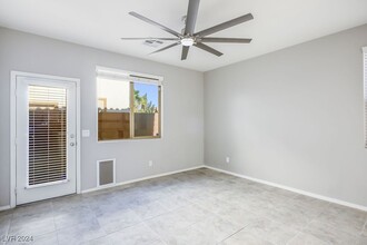 5018 Fiery Sky Ridge St in Las Vegas, NV - Building Photo - Building Photo