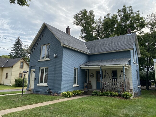 410 Cross St