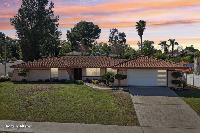 1500 Country Club Dr in Riverside, CA - Foto de edificio - Building Photo