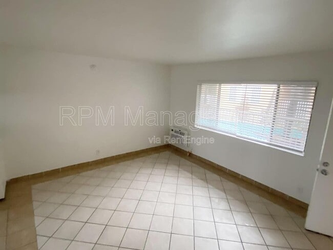 6904 Lennox Ave in Los Angeles, CA - Building Photo - Building Photo