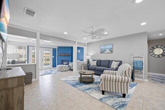 925 Trinidad Rd, Unit SI ID1044448P in Cocoa Beach, FL - Foto de edificio - Building Photo