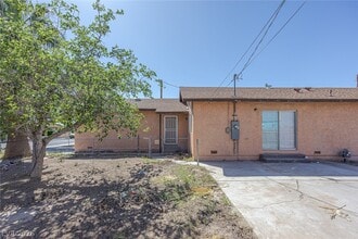 1320 Gold Ave in Las Vegas, NV - Building Photo - Building Photo