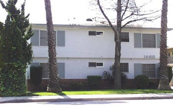 14410-14416 Magnolia Blvd in Van Nuys, CA - Building Photo - Building Photo