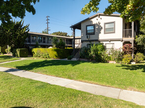 1851 Riverside Drive in Glendale, CA - Building Photo - Building Photo