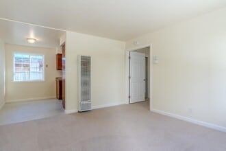 102 Brighton Rd in Pacifica, CA - Building Photo - Building Photo