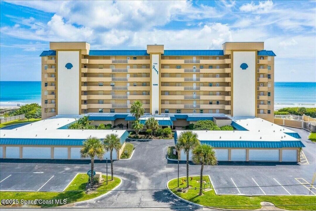1095 N Hwy A1A in Indialantic, FL - Building Photo