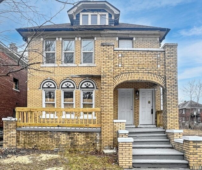 property at 3743 W Grand St