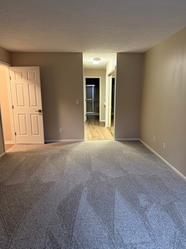 1390 Cedarwood Dr in Westlake, OH - Building Photo - Building Photo