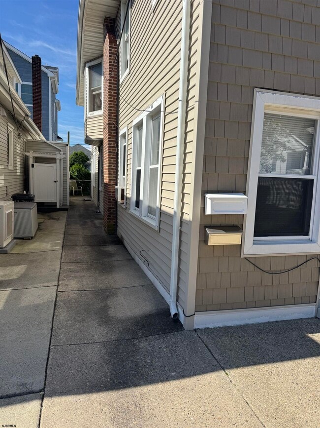 property at 104 N Cambridge Ave