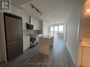 15-2215 Ellerslie Ave in Toronto, ON - Building Photo - Building Photo