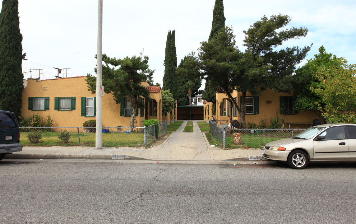 6145-6147 Heliotrope Ave in Maywood, CA - Building Photo