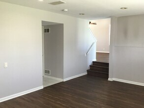 2364 Chesapeake Bay in Elgin, IL - Foto de edificio - Building Photo