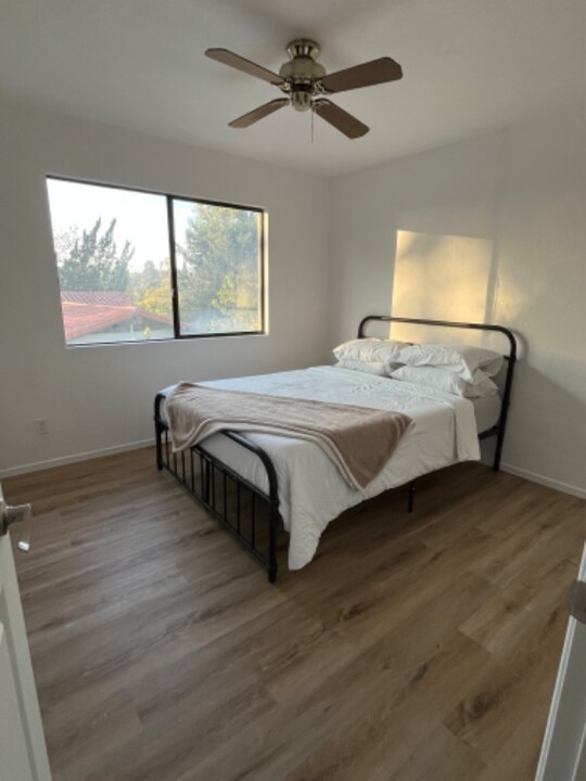 1003 Vía Unidos in Fallbrook, CA - Building Photo