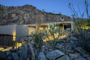 2800 Cholla Pl in Palm Springs, CA - Building Photo