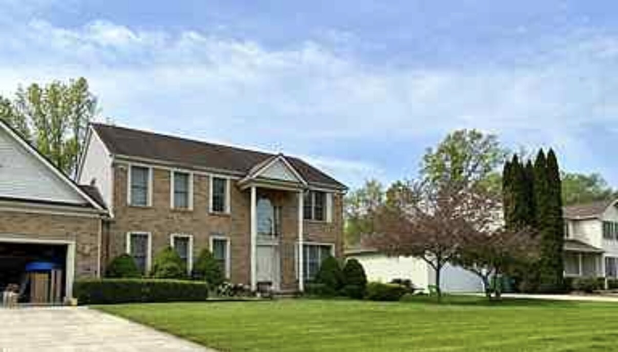 4377 Bunker Ln in Stow, OH - Foto de edificio